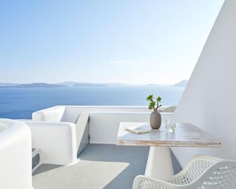 La Perla Villas and Suites - Adults Only - Oia - Balcón