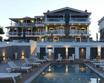 Trizonia Bay Hotel - Trizonia