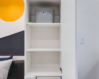 Cozy Modern Studio-Free Parking & Washer Dryer - Lafayette - Room amenity