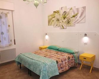 Bed And Breakfast Corticella 24 - Bologna - Bedroom