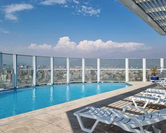 Studio Apartment in Providencia with amazing view to the city and mountains. - Providencia - Pool