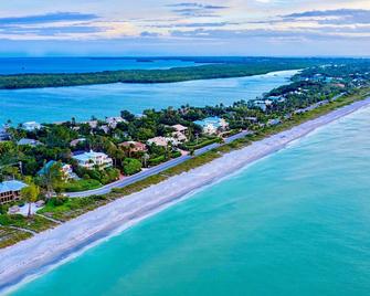 Dramatic Gulf View Penthouse - Casual Lux Décor - Jensen's “On the Gulf” - Suite 5 - Captiva - Beach