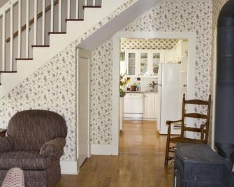 Boxley Valley Farmstay On The Beautiful Buffalo River - Ponca - Living room
