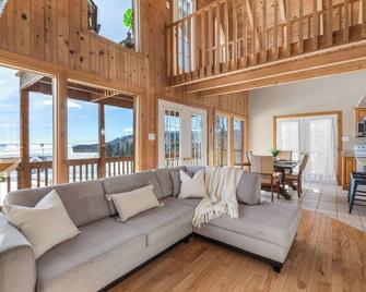 Spa, Pool table, Mountain view | Martine-54 - L'Isle-aux-Coudres - Obývací pokoj