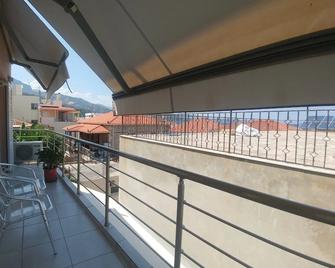 Family Apartment - Akrata - Balcony