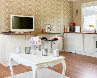 Stunning Home in Hoellviken With Wifi - Hollviken - Comedor