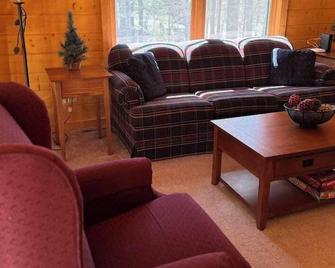 Camp Pinemere - Large Northwoods Private Home - Minocqua - Huiskamer