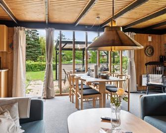 Holiday Home Morten - 120m from the sea by Interhome - Rønne - Restaurant
