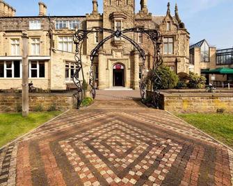 Mercure Bradford Bankfield Hotel - Bingley - Building