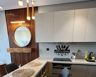 Royal Ocean Suite - By Ayla Stay - Casablanca - Cuisine