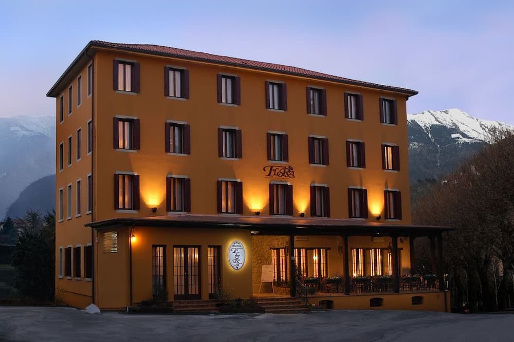 Albergo Ristorante Flora - Vittorio Veneto - Edificio