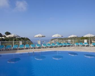 Hotel Playa Azul - Cala en Porter - Pool