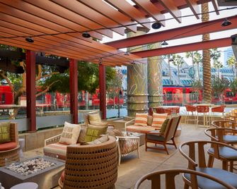 هيلتون سان دييغو بايفرونت جاسلامب كورتر - سان دييغو - شرفة مرصوفة