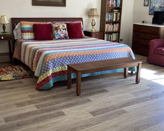 Furnished Cottage in Historic Silver City - Silver City - Sypialnia