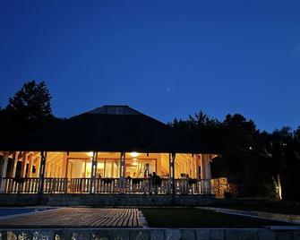 Casa Thymus - a place for travellers not tourists - Soveja - Edificio