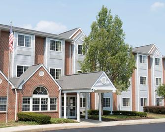 Microtel Inn & Suites by Wyndham West Chester - West Chester - Building