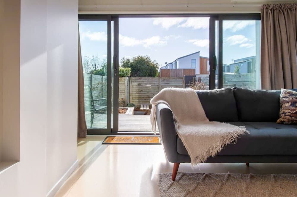 Warm Family Comfort in the City with Garage Parking - כרייסטצ'רץ' - סלון