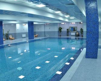Avshar Club Hotel - Krasnogorsk - Bazén