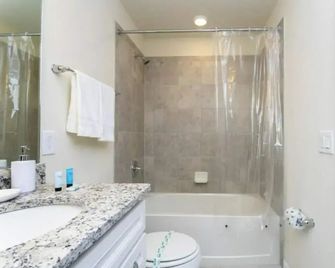 1807 Amazing brand new house - Davenport