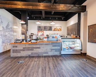 Prestige Treasure Cove Resort - Prince George - Restaurante