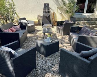 \'Aux Prés des Lones\' small Camargue house, air-conditioned, swimming pool, ideally located - Bernis - Patio