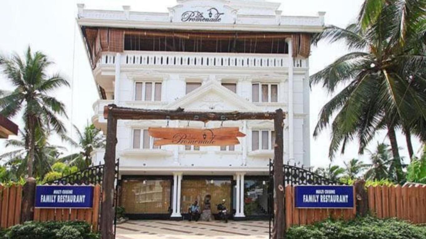 La Promenade Hotel