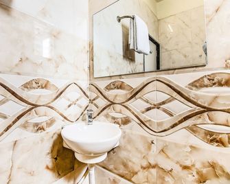 Fabhotel Adore Inn - Bombay