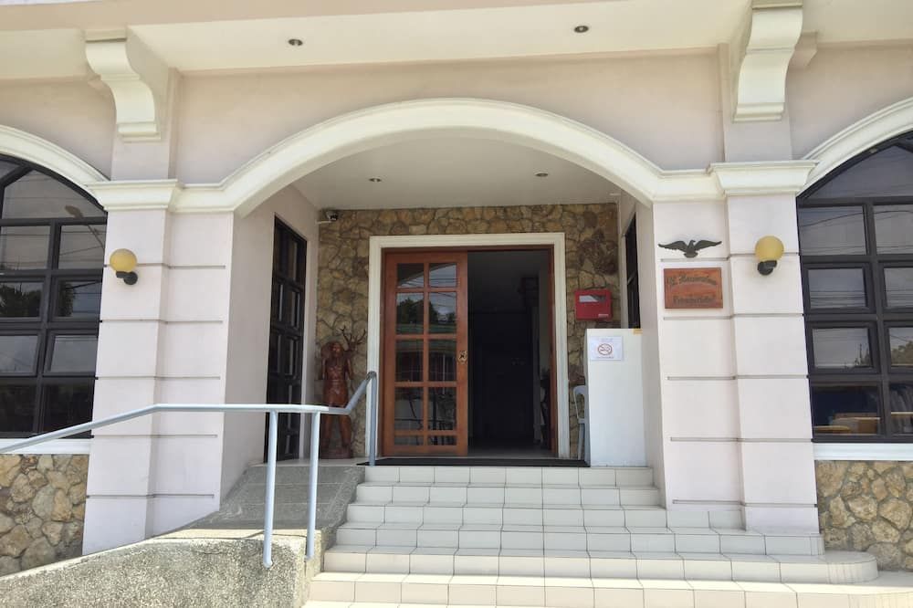 El Haciendero Private Hotel - אילוילו סיטי