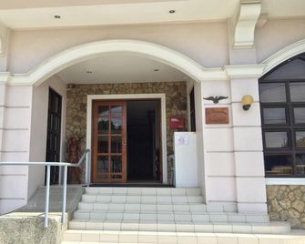 El Haciendero Private Hotel - Iloilo City