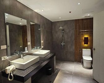 Valentino's Hotel - Angeles City - Banyo