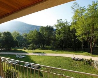 فاكونسيول - لو دومين دو شام - فالون-بون-دارك - شرفة