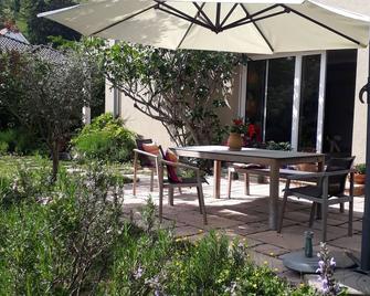 Chambre de Charme Avec Jardin en Alsace - Habsheim - Patio