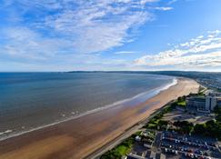 Meridian Quay Apartments, By Jsw Short Stay - Swansea - Beach