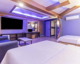 Hotel Head-One - Uijeongbu - Habitación