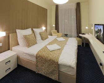 Esmarin Wellness Hotel - Mníšek pod Brdy - Спальня