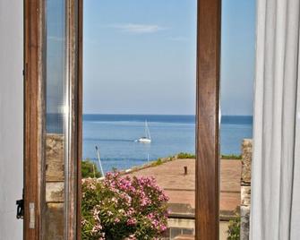 Boutique Hotel I Cinque Balconi - Santa Marina Salina - Balcony