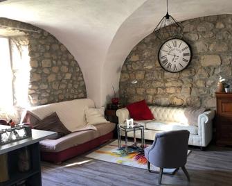 Rent apartment in the old mas of 1856. - Ruoms - Salon