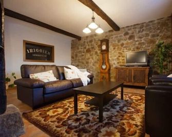 Casa Rural Irigoien - Aya - Sala de estar