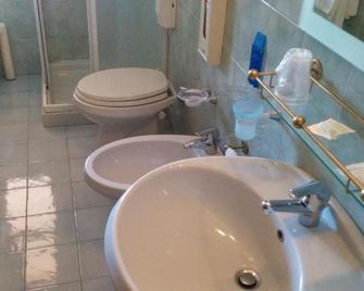 Hotel Blu Marlin - Villasimius - Bathroom