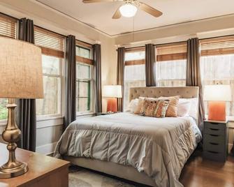 Historic Victorian Gem at UT , Walk to Moody - Austin - Sovrum