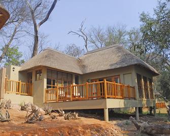 Divava Okavango Resort & Spa - Bagani - Building