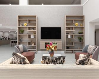La Quinta Inn & Suites by Wyndham Ft Lauderdale Cypress Cr - Fort Lauderdale - Living room