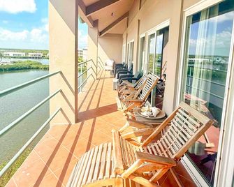 Suite H301 @ Mara Laguna - San Pedro Town - Balcony