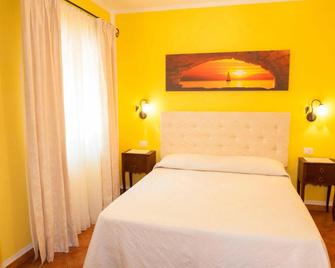 B&B Da Sabrina - San Teodoro - Bedroom