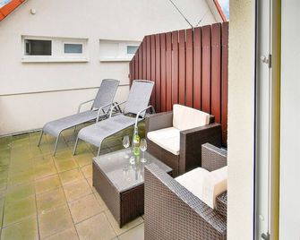 Modernes Appartement mit Terrasse auf Rügen - Wiek - Balkon
