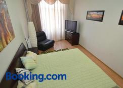Apartments In The City Center On Sobornaya Street - Nikolaev - Bedroom
