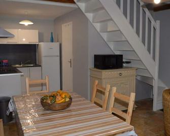 Gite Saint-Nicolas-des-Motets, 2 bedrooms, 4 persons - Saint-Nicolas-des-Motets - Comedor
