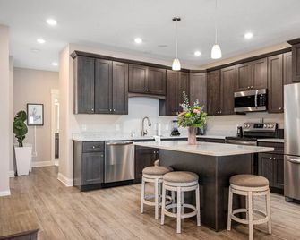 539 Bay Penthouse Suite | Panoramic Bayviews 402W - Traverse City - Keittiö
