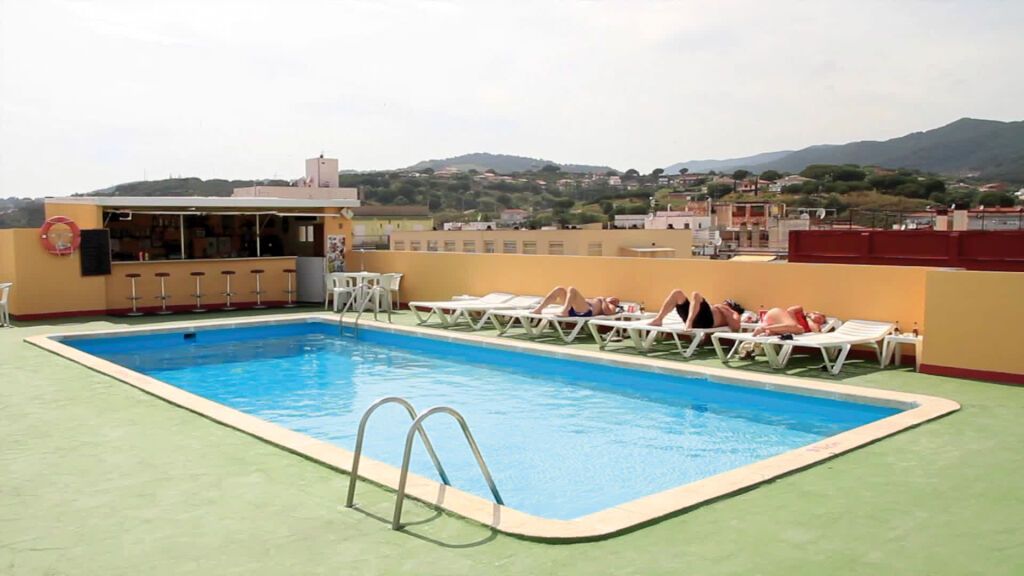 Hotel Continental - קאללה - בריכה