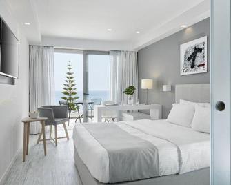 Lichnos Beach Hotel & Suites - Parga - Bedroom
